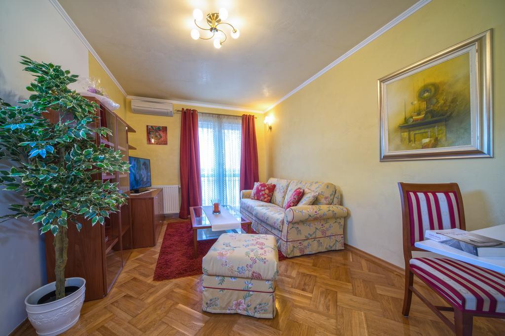 Apartments Anna Omiš Zimmer foto
